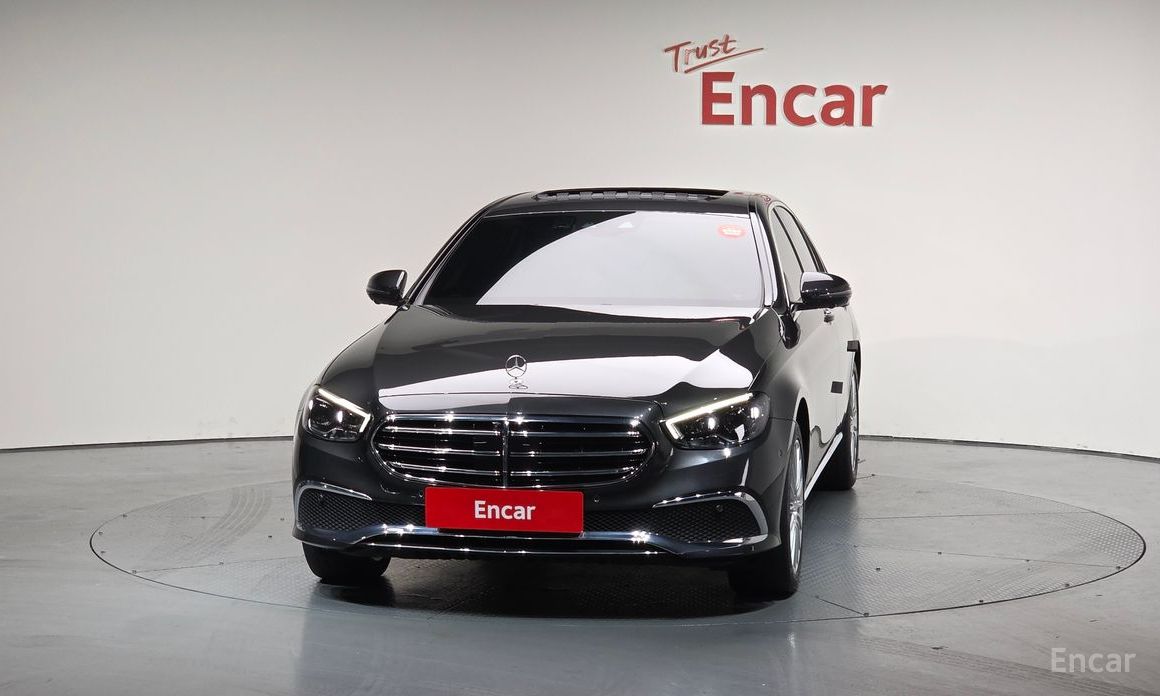  Mercedes-Benz E-Class