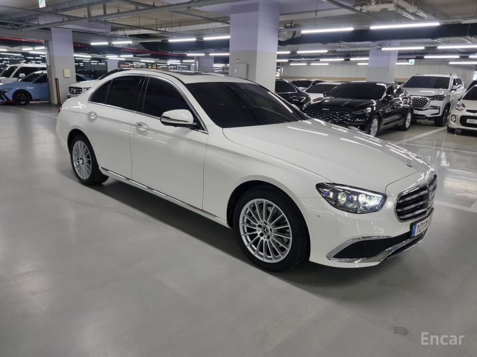  Mercedes-Benz E-Class