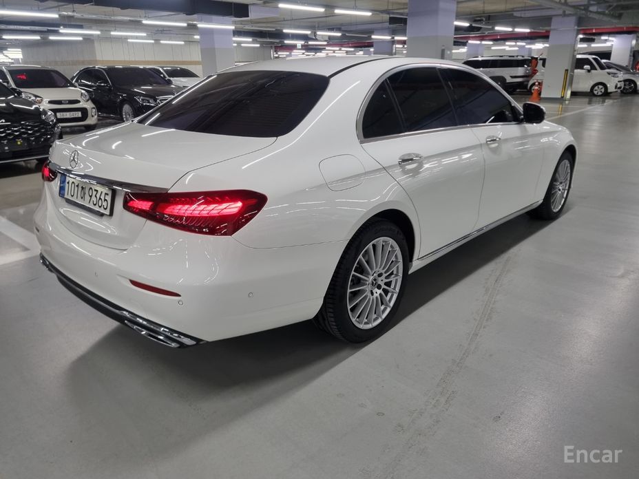  Mercedes-Benz E-Class