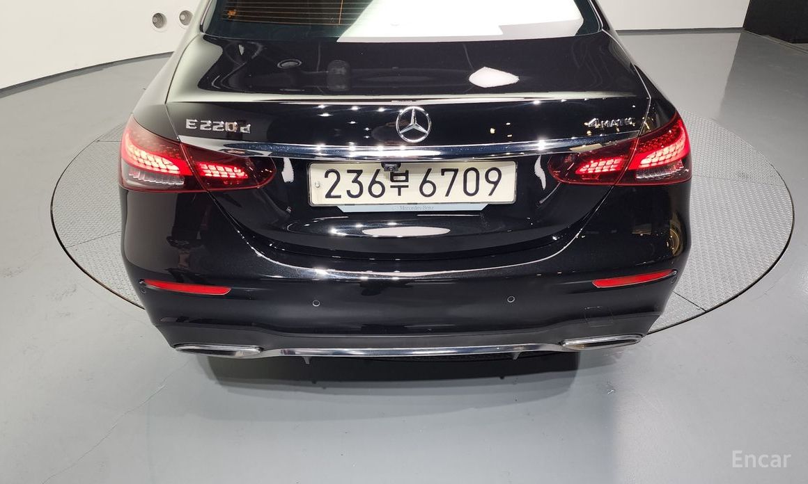  Mercedes-Benz E-Class