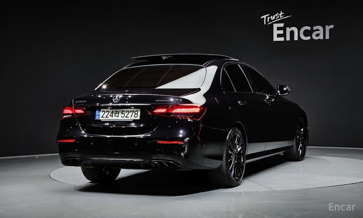  Mercedes-Benz E-Class