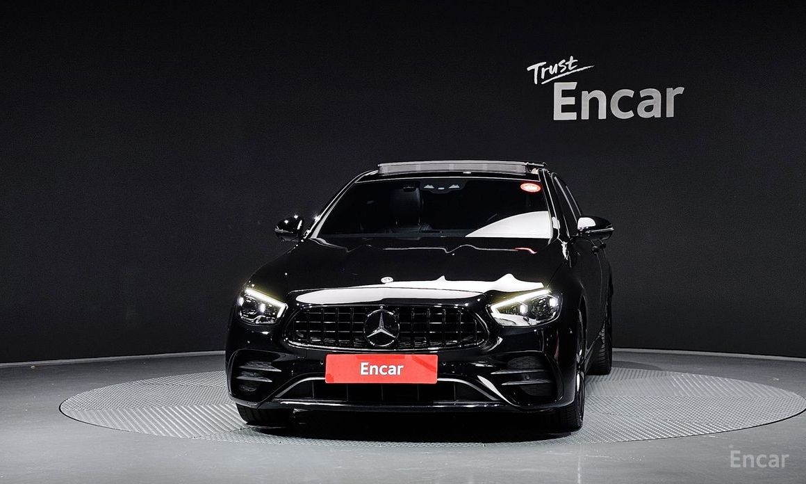  Mercedes-Benz E-Class