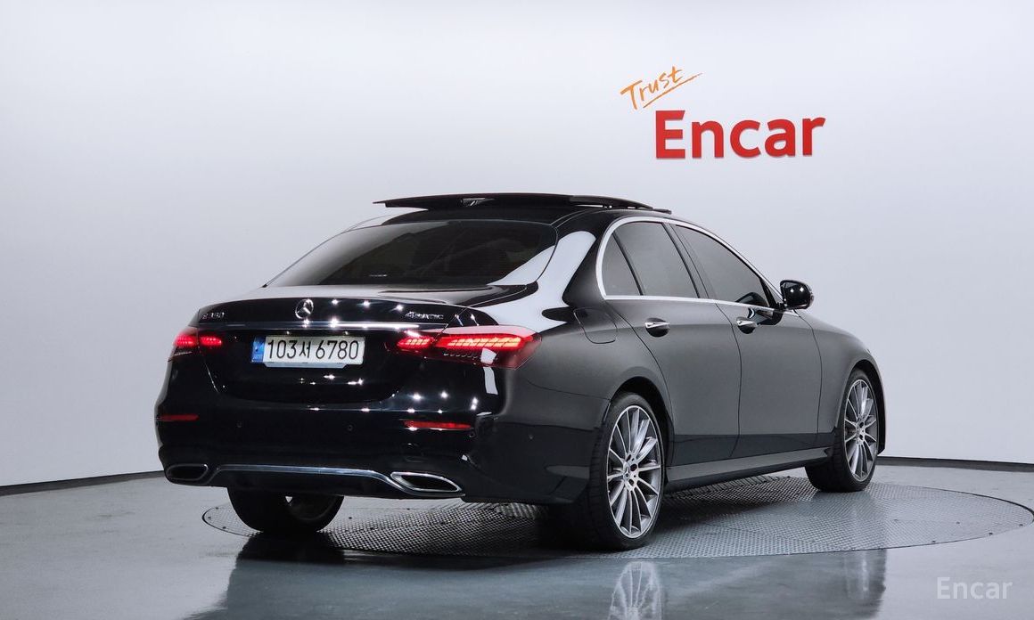  Mercedes-Benz E-Class