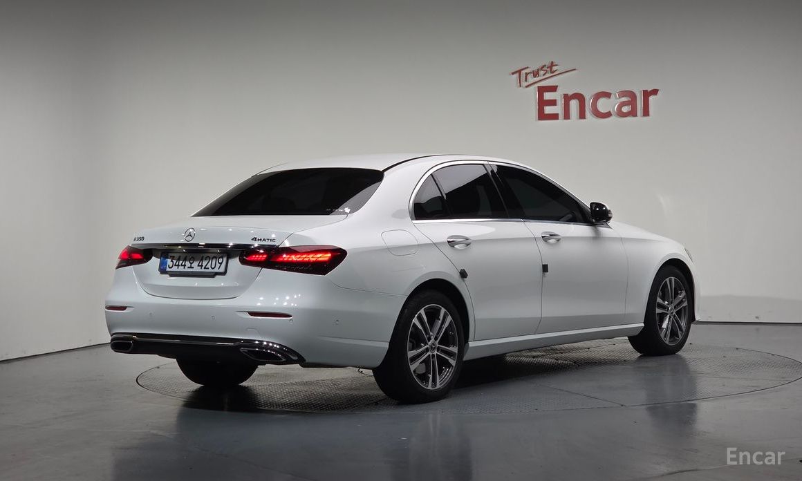  Mercedes-Benz E-Class