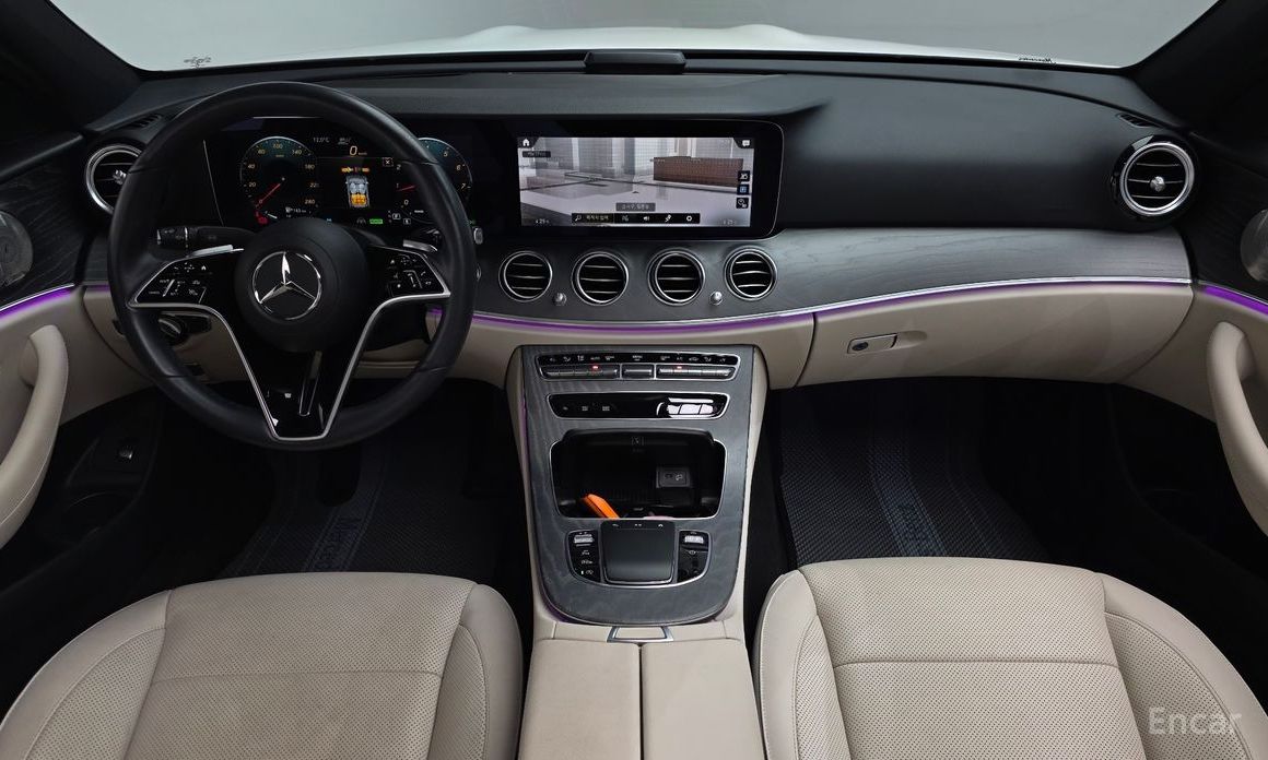  Mercedes-Benz E-Class