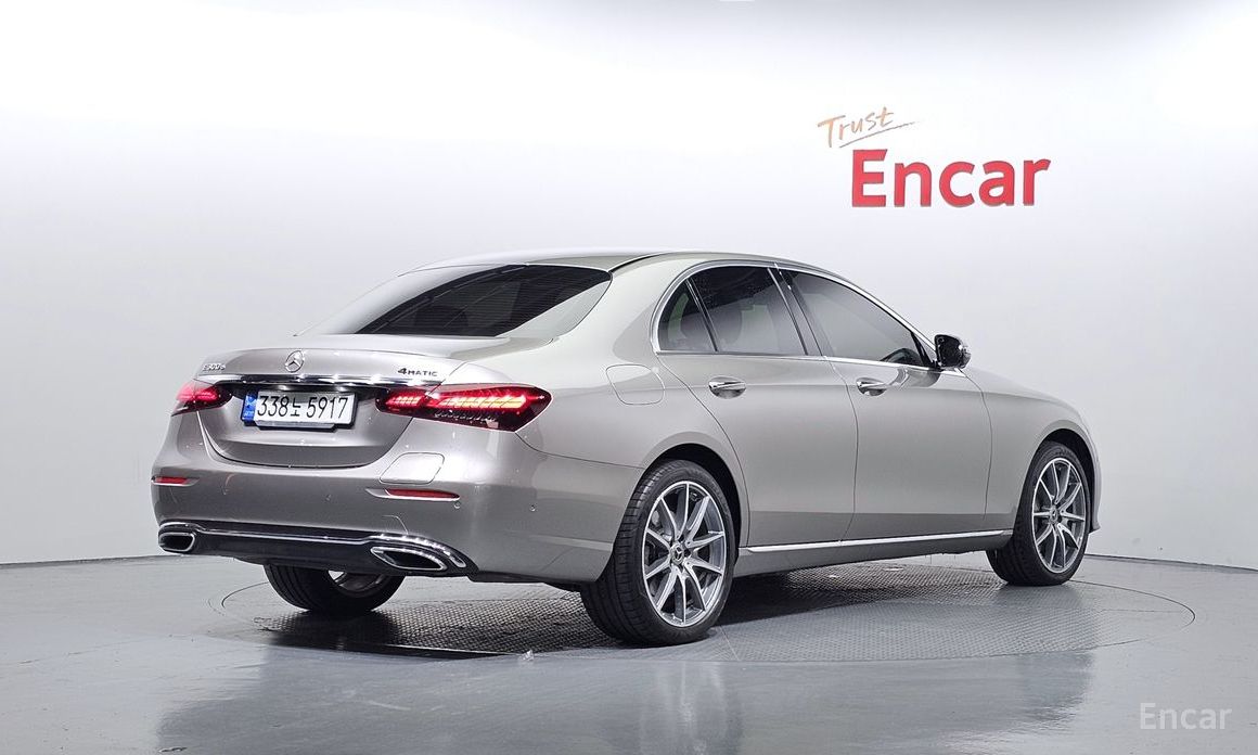  Mercedes-Benz E-Class