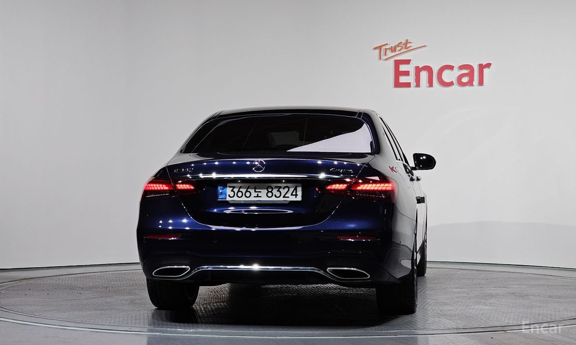  Mercedes-Benz E-Class