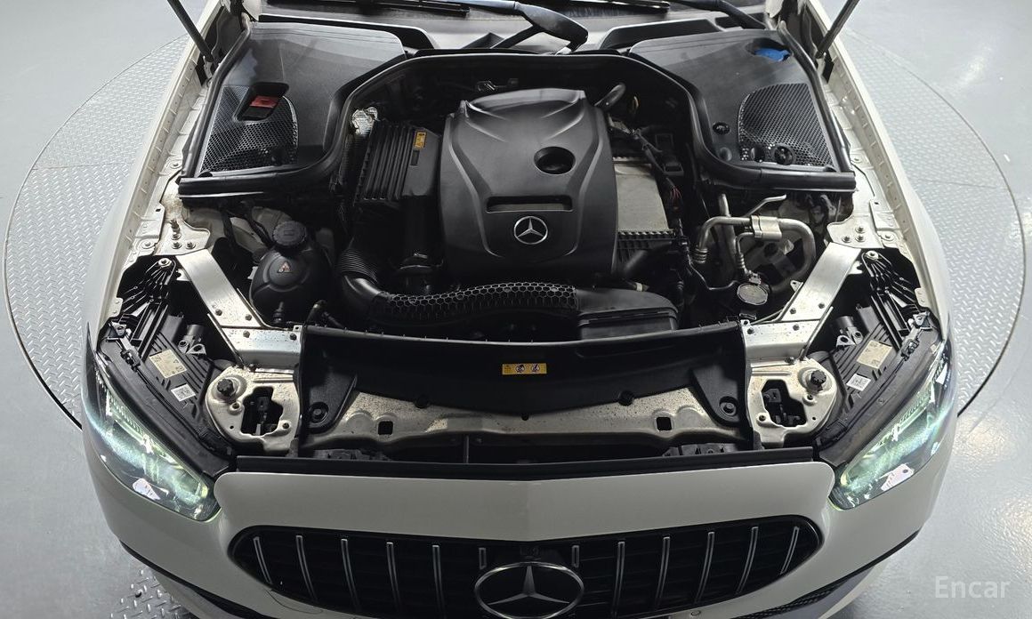  Mercedes-Benz E-Class