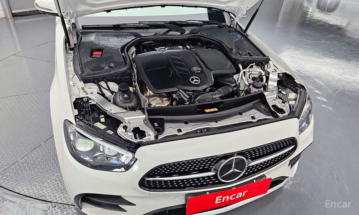  Mercedes-Benz E-Class