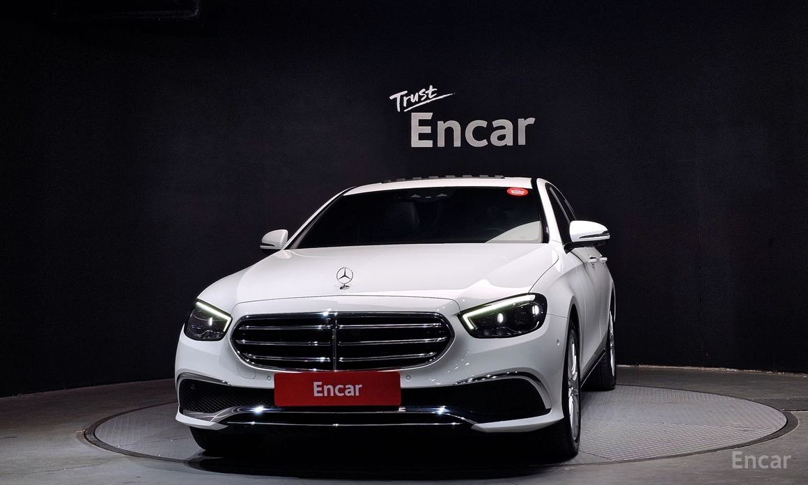  Mercedes-Benz E-Class