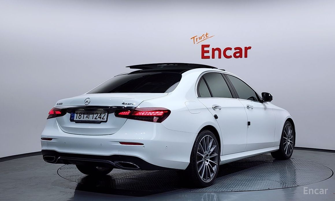  Mercedes-Benz E-Class