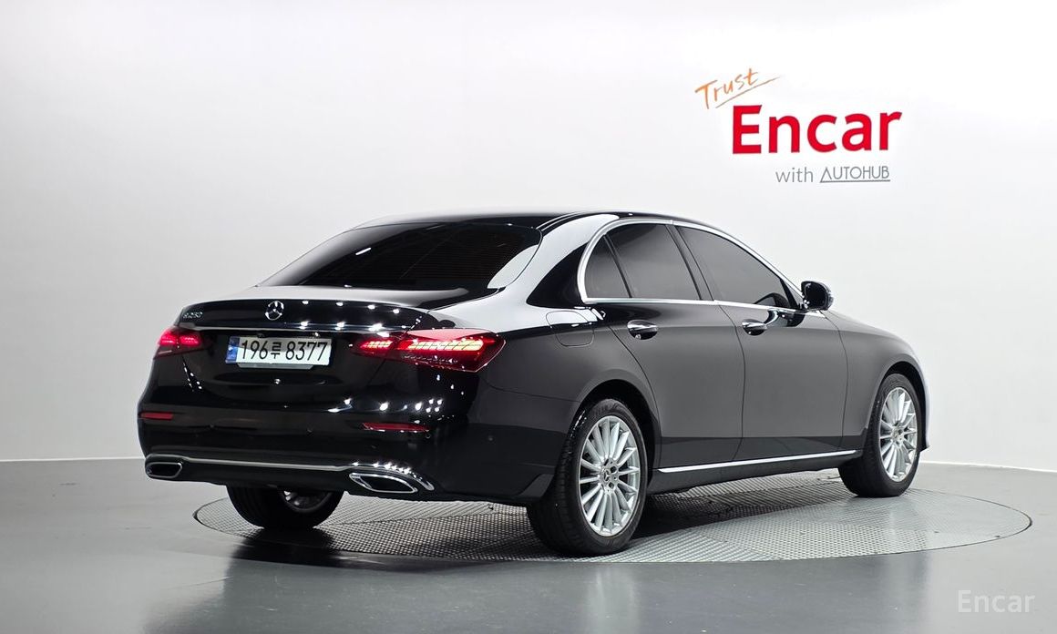  Mercedes-Benz E-Class