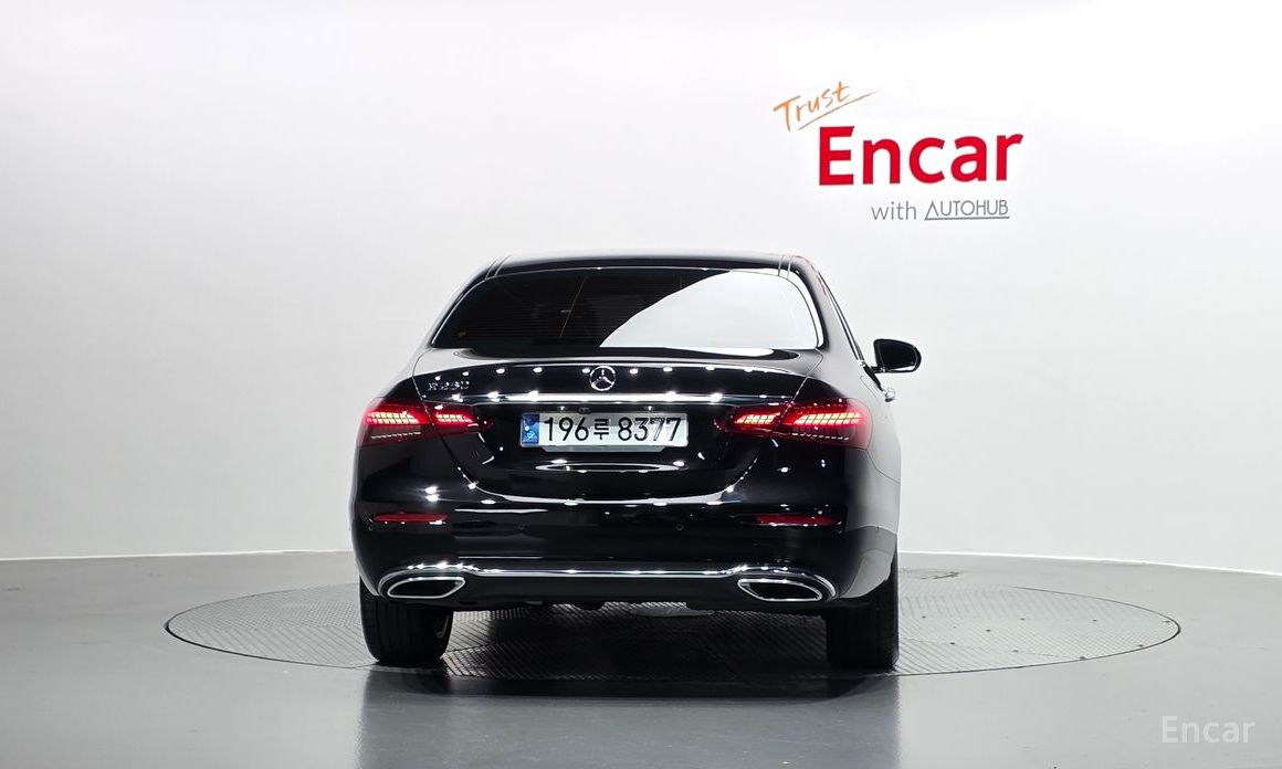  Mercedes-Benz E-Class