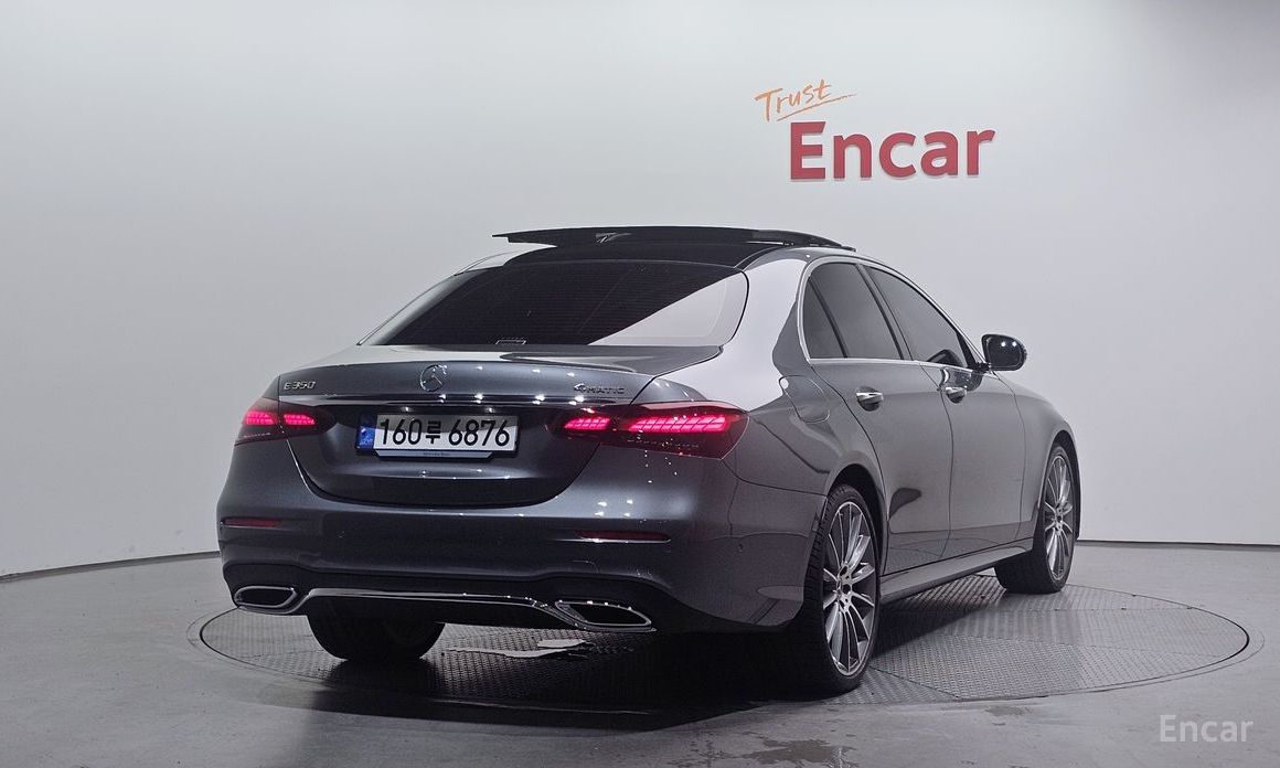  Mercedes-Benz E-Class