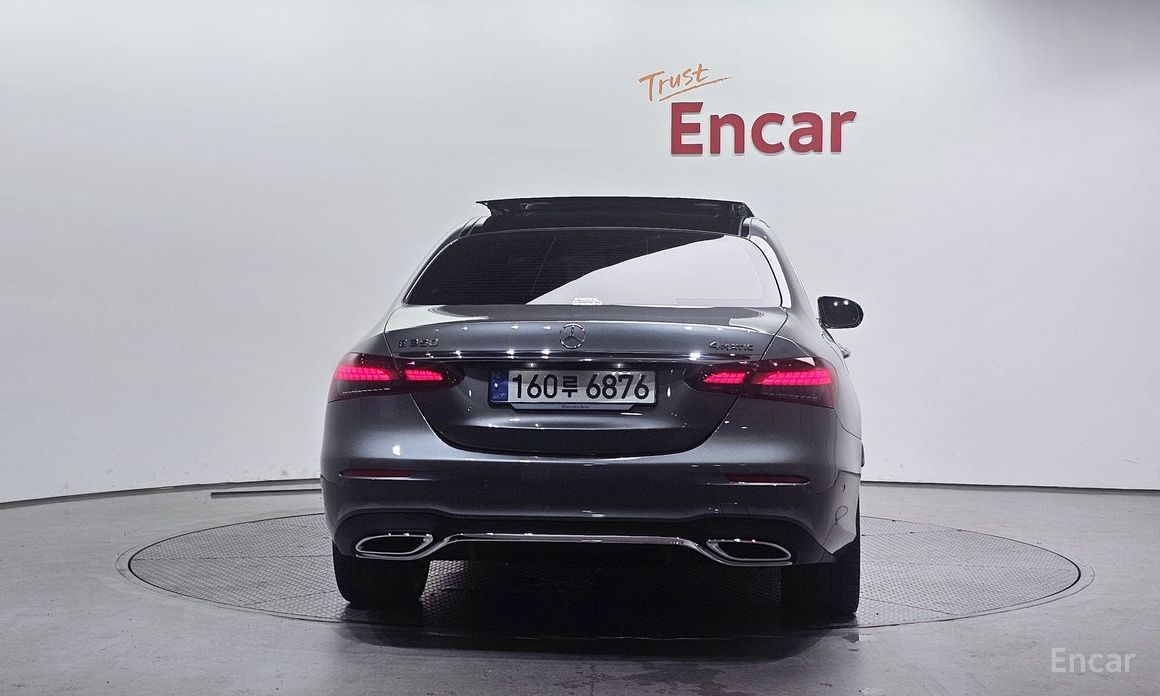  Mercedes-Benz E-Class