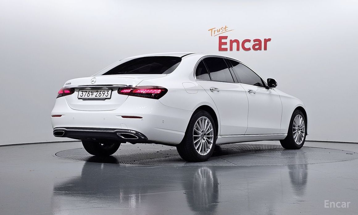  Mercedes-Benz E-Class