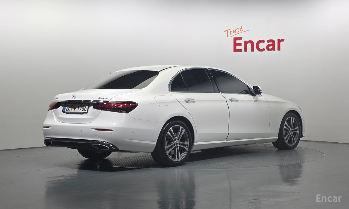  Mercedes-Benz E-Class