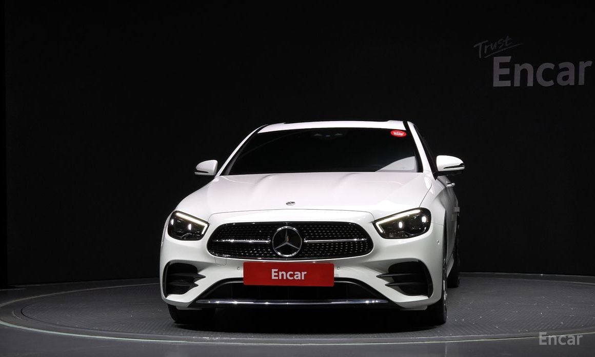  Mercedes-Benz E-Class