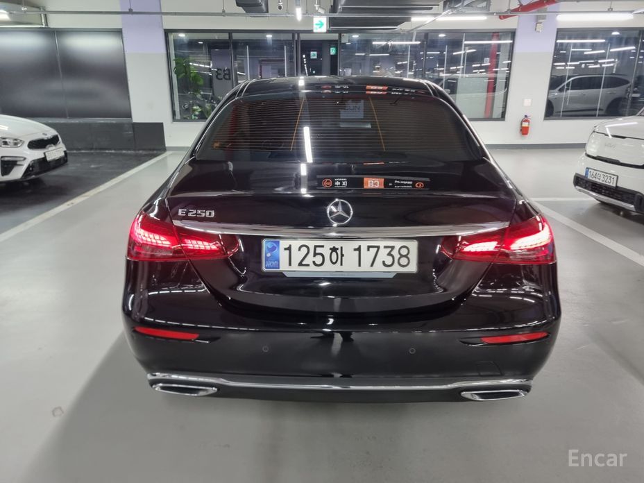  Mercedes-Benz E-Class