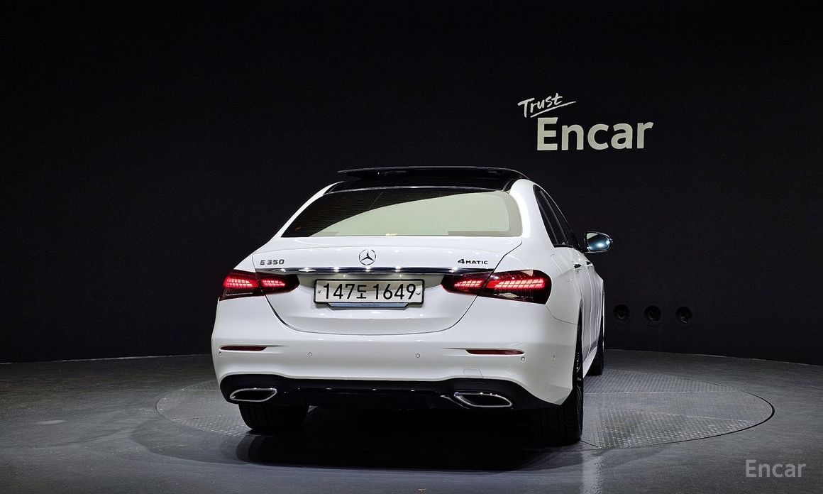  Mercedes-Benz E-Class