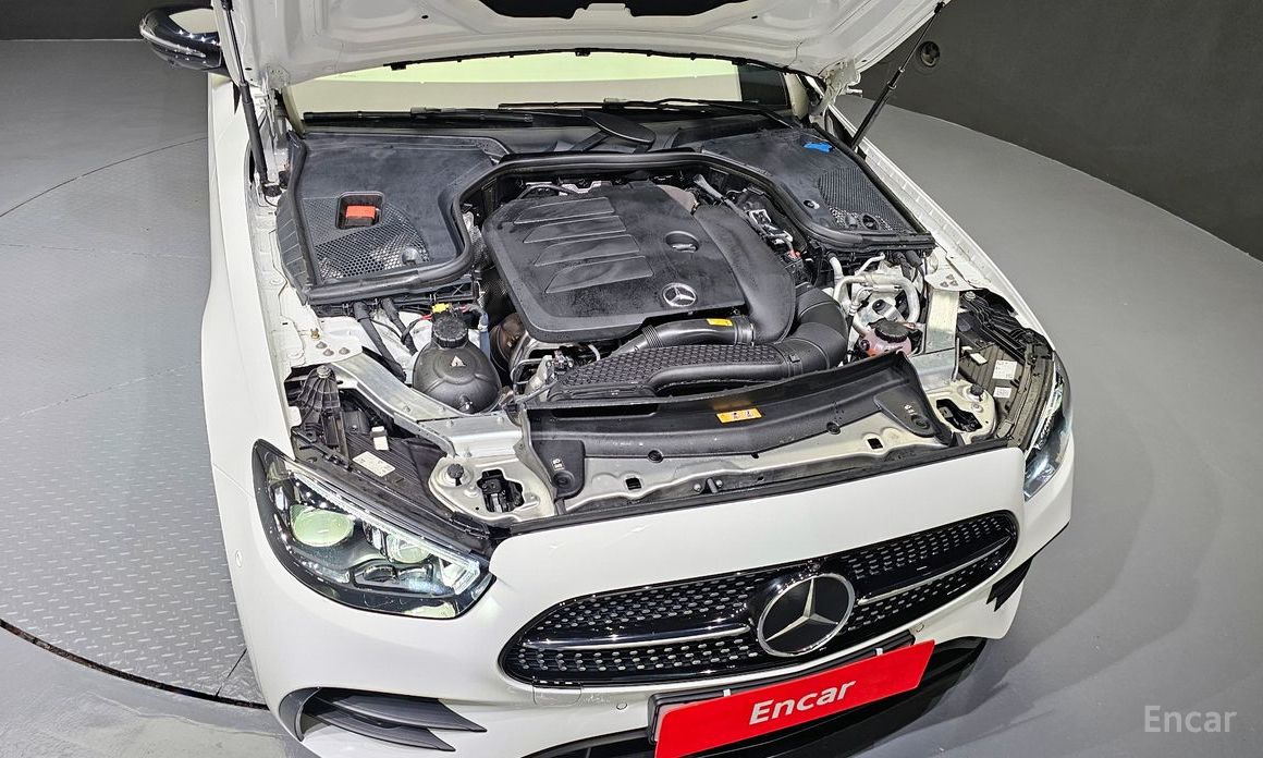  Mercedes-Benz E-Class