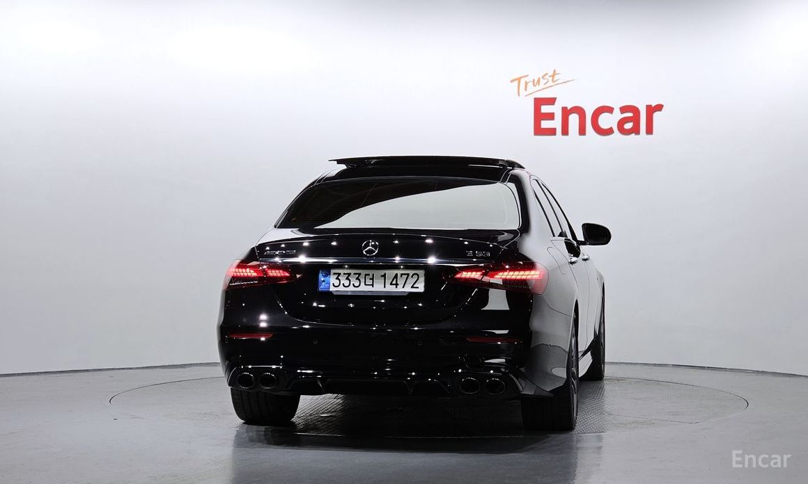  Mercedes-Benz E-Class