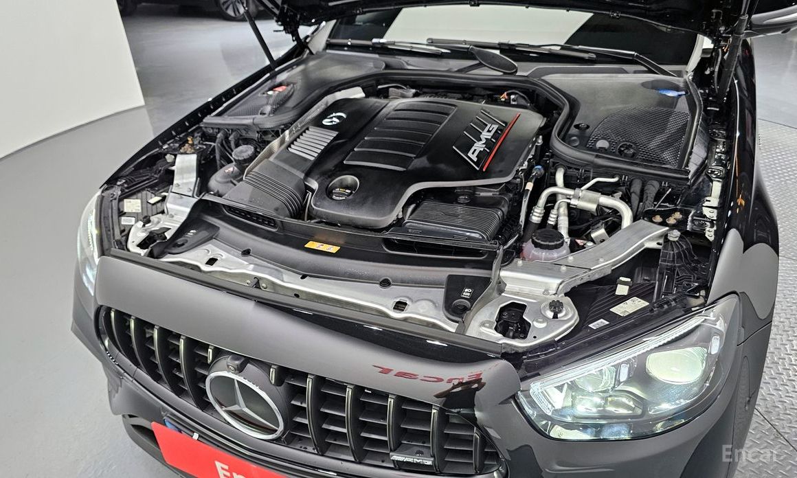  Mercedes-Benz E-Class