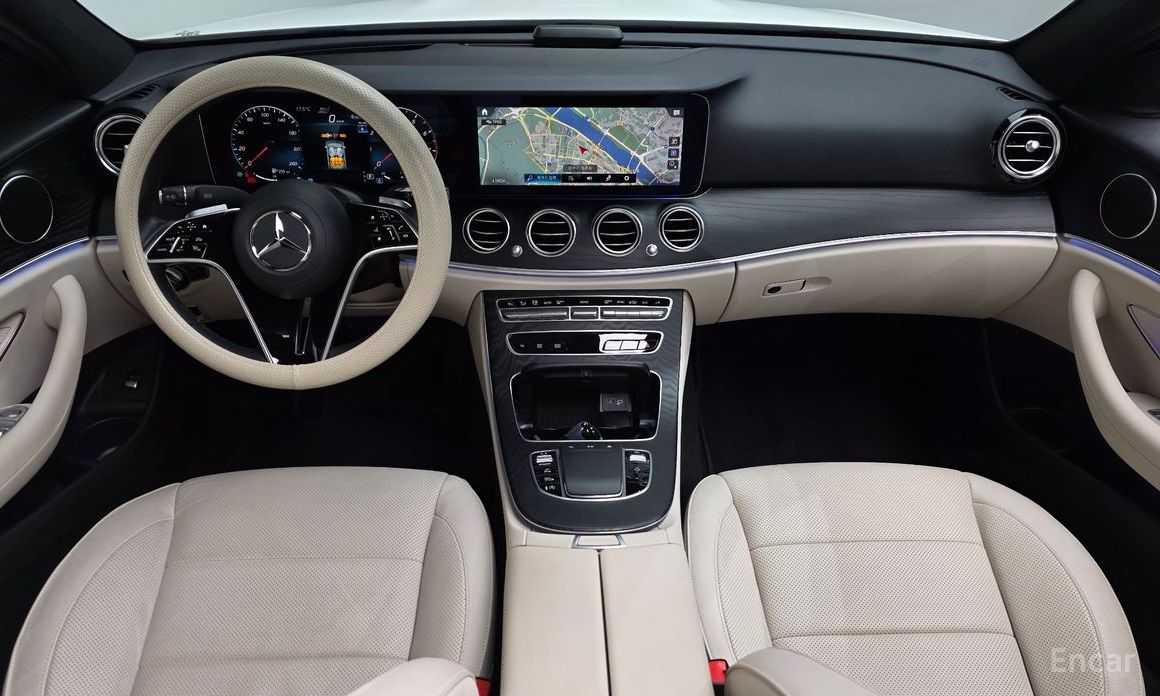  Mercedes-Benz E-Class