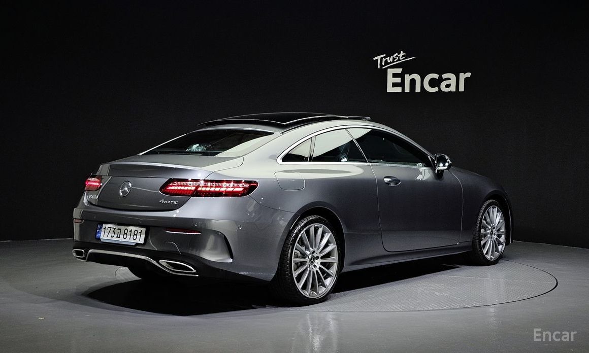  Mercedes-Benz E-Class