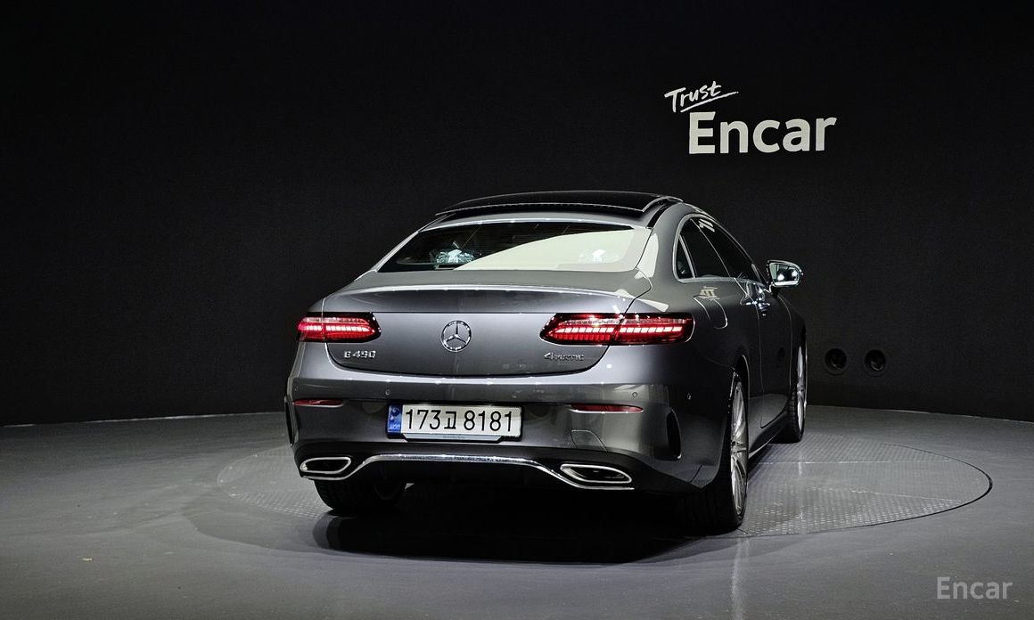  Mercedes-Benz E-Class