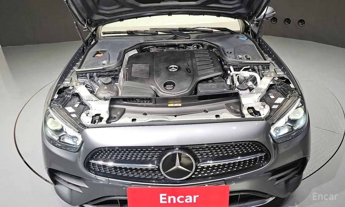  Mercedes-Benz E-Class