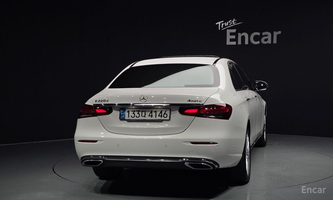  Mercedes-Benz E-Class