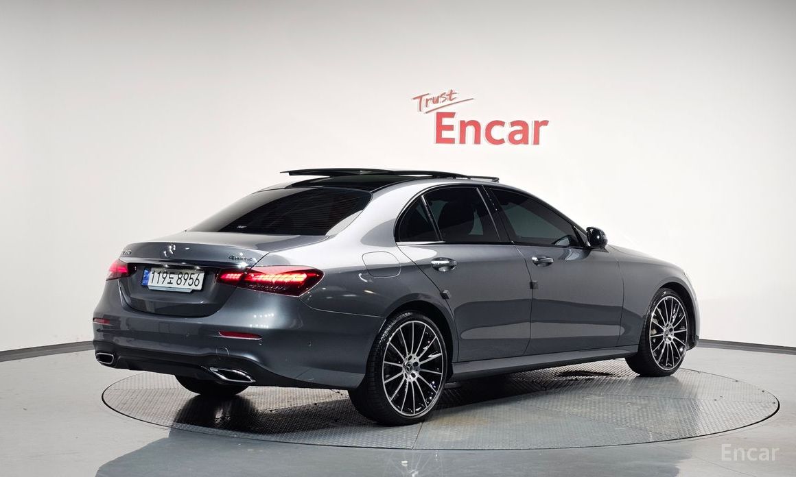  Mercedes-Benz E-Class