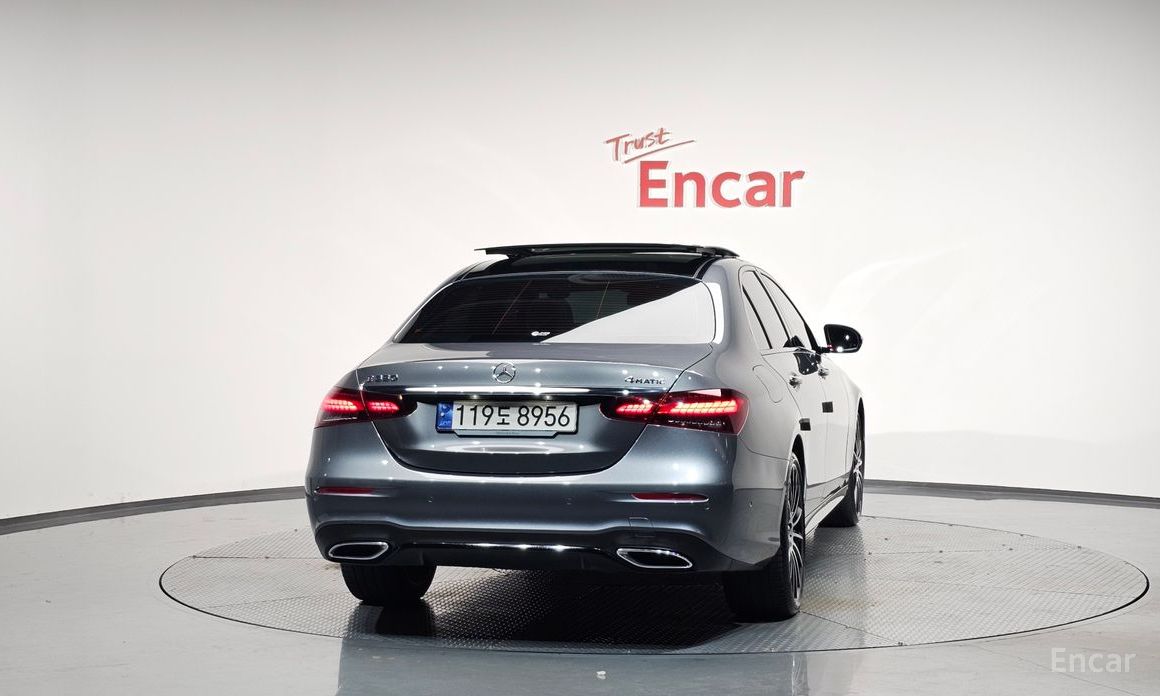  Mercedes-Benz E-Class