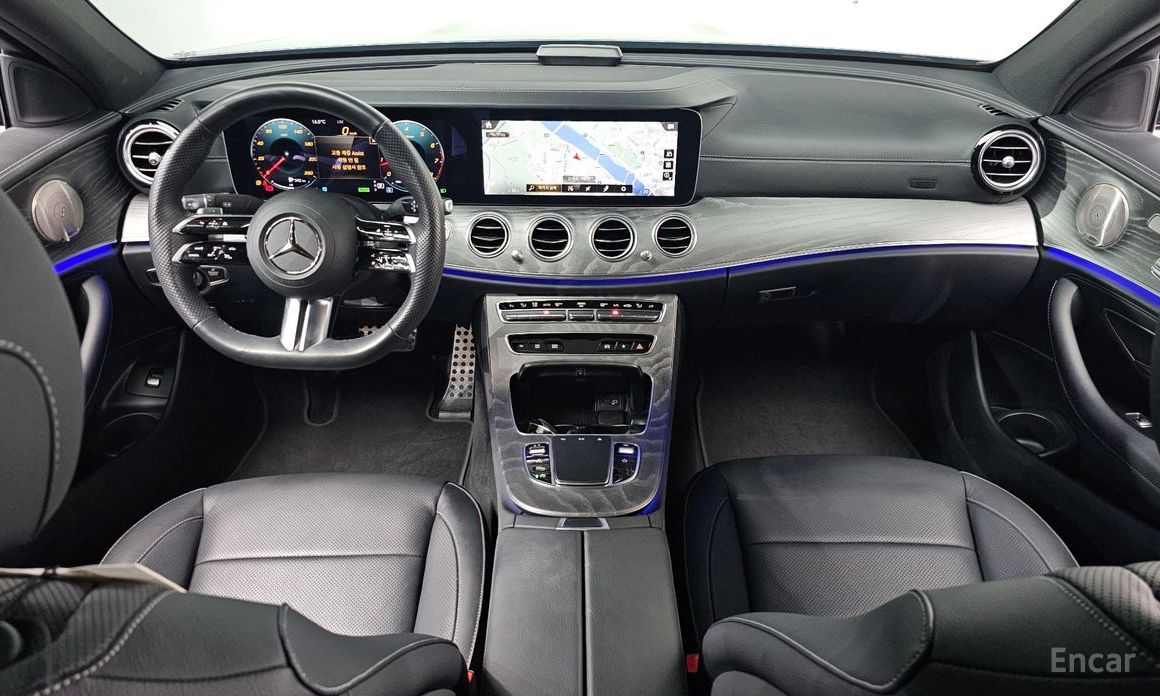  Mercedes-Benz E-Class