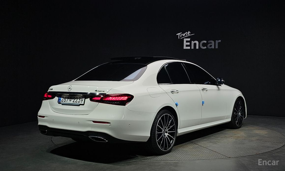  Mercedes-Benz E-Class