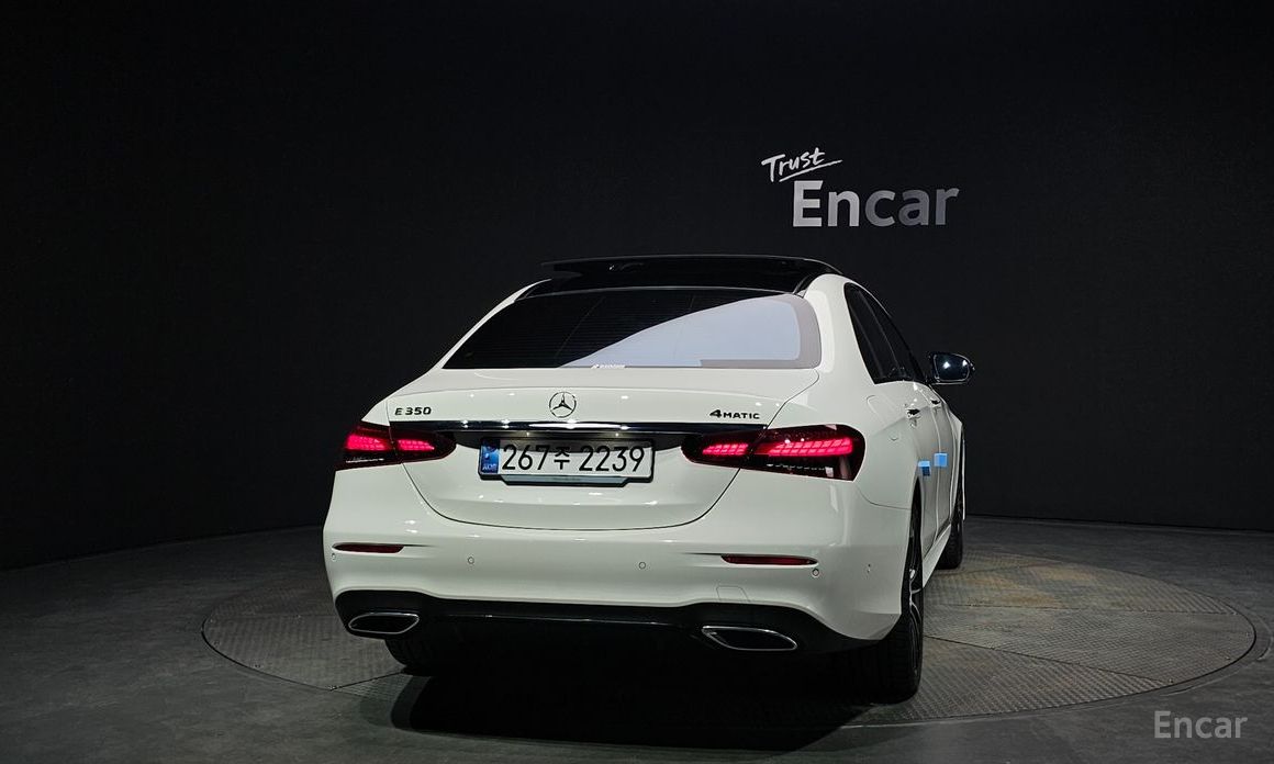  Mercedes-Benz E-Class