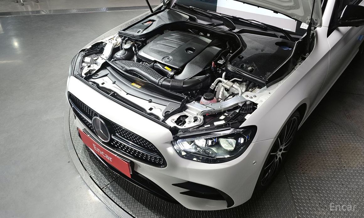  Mercedes-Benz E-Class