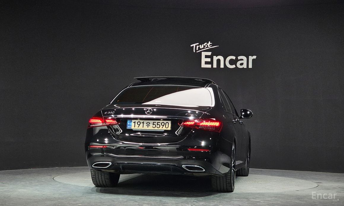  Mercedes-Benz E-Class