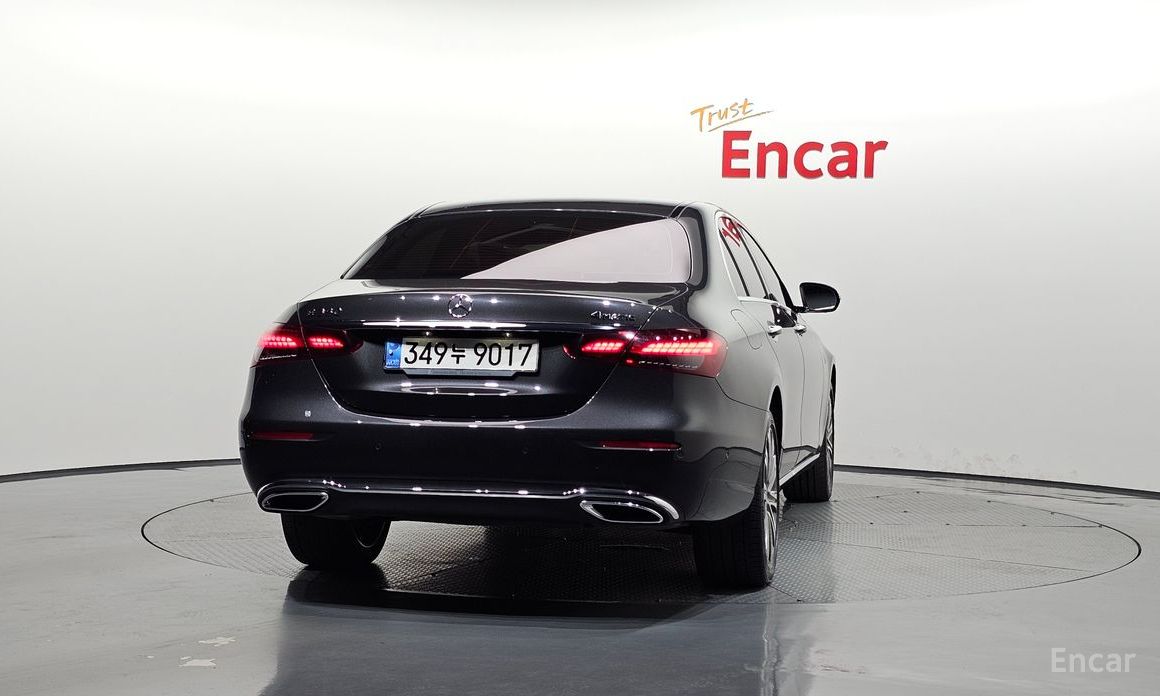  Mercedes-Benz E-Class