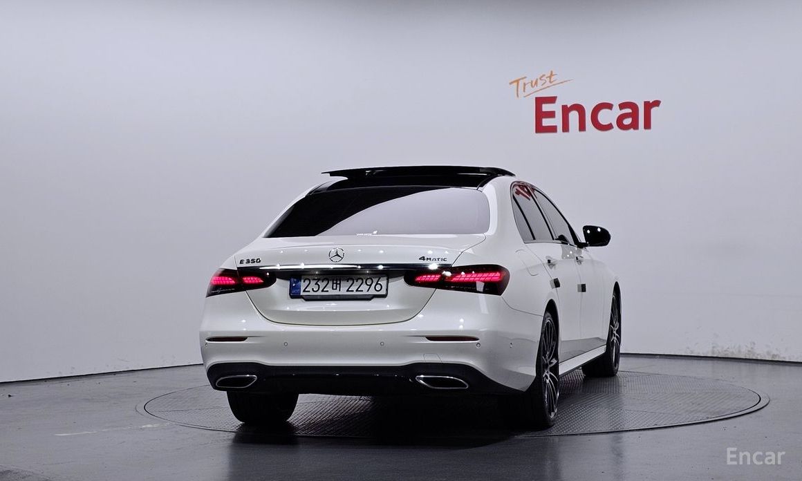  Mercedes-Benz E-Class