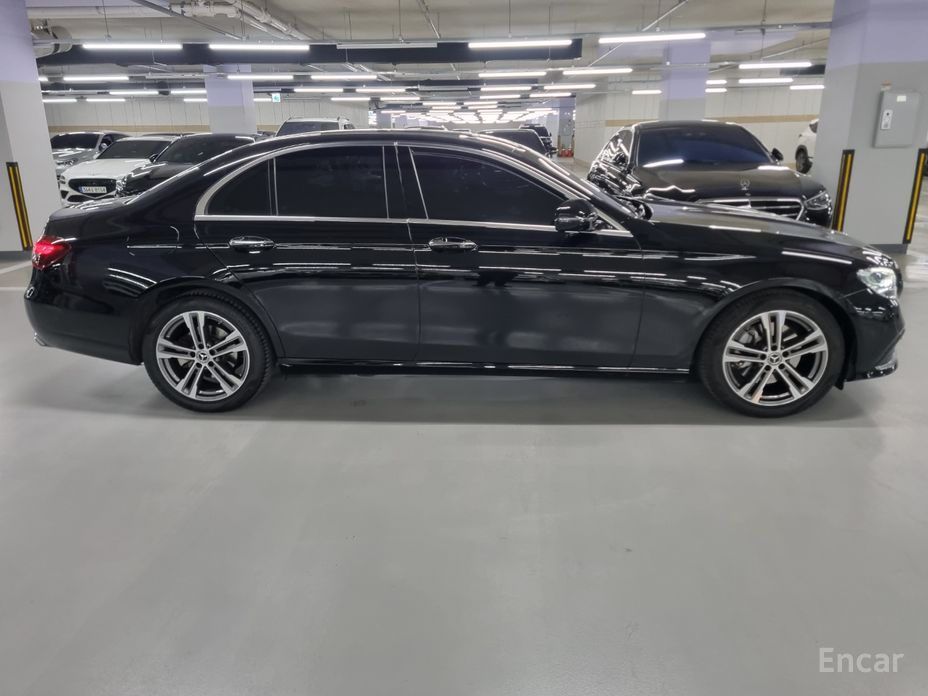  Mercedes-Benz E-Class