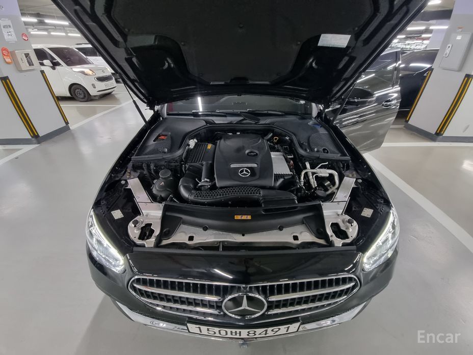  Mercedes-Benz E-Class