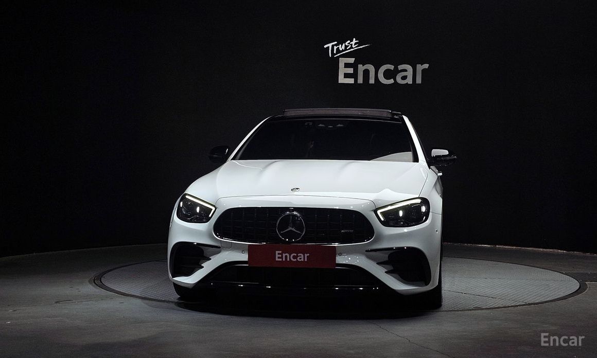  Mercedes-Benz E-Class