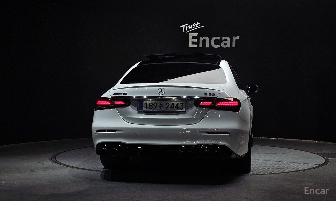  Mercedes-Benz E-Class