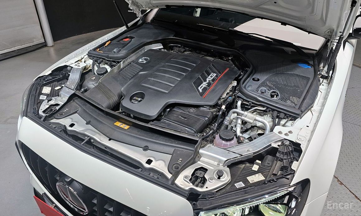  Mercedes-Benz E-Class