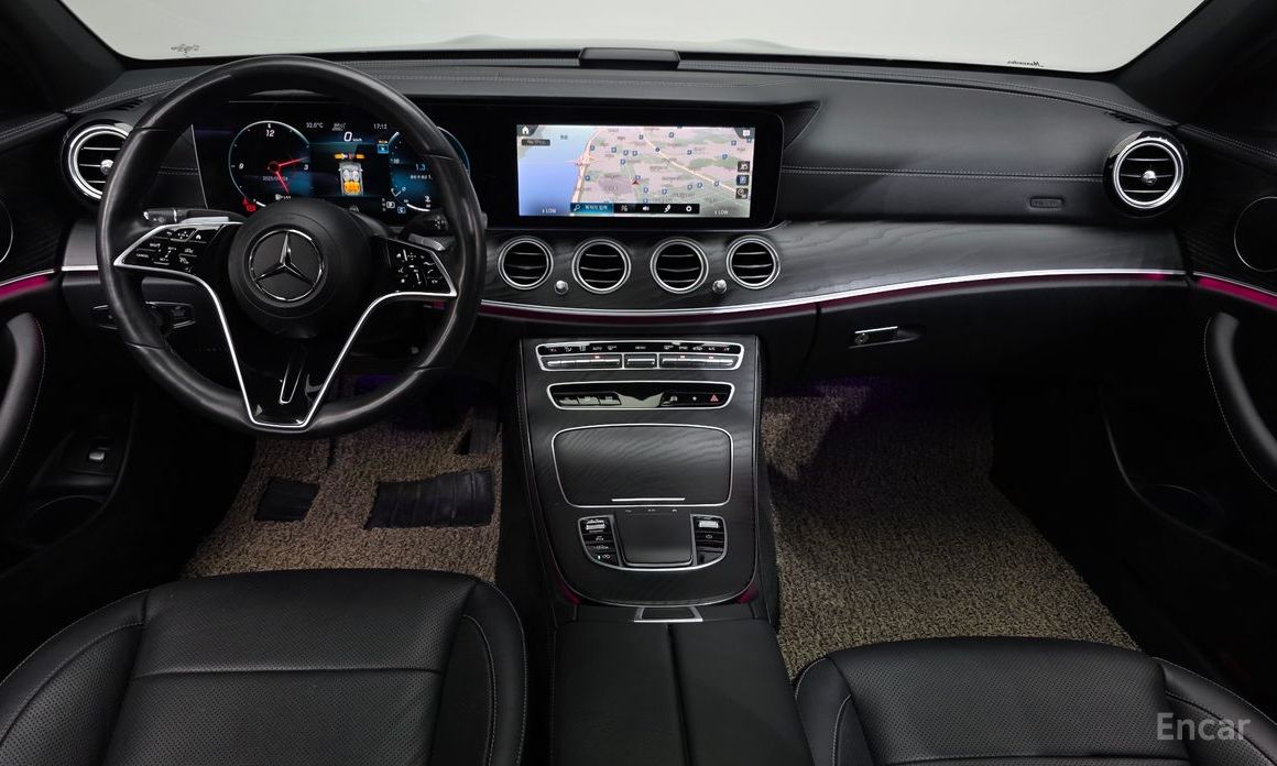  Mercedes-Benz E-Class