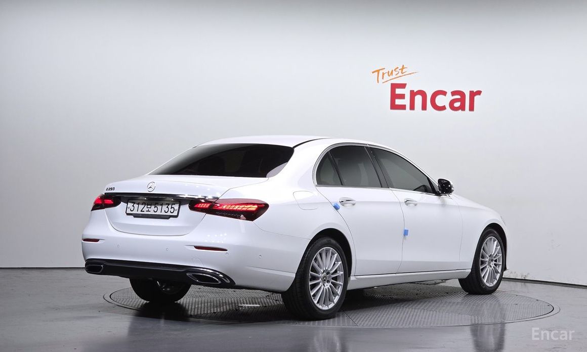  Mercedes-Benz E-Class