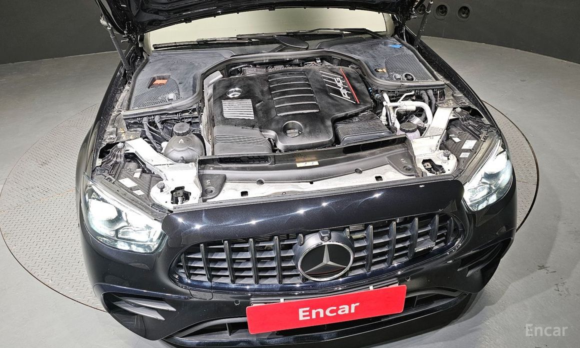  Mercedes-Benz E-Class