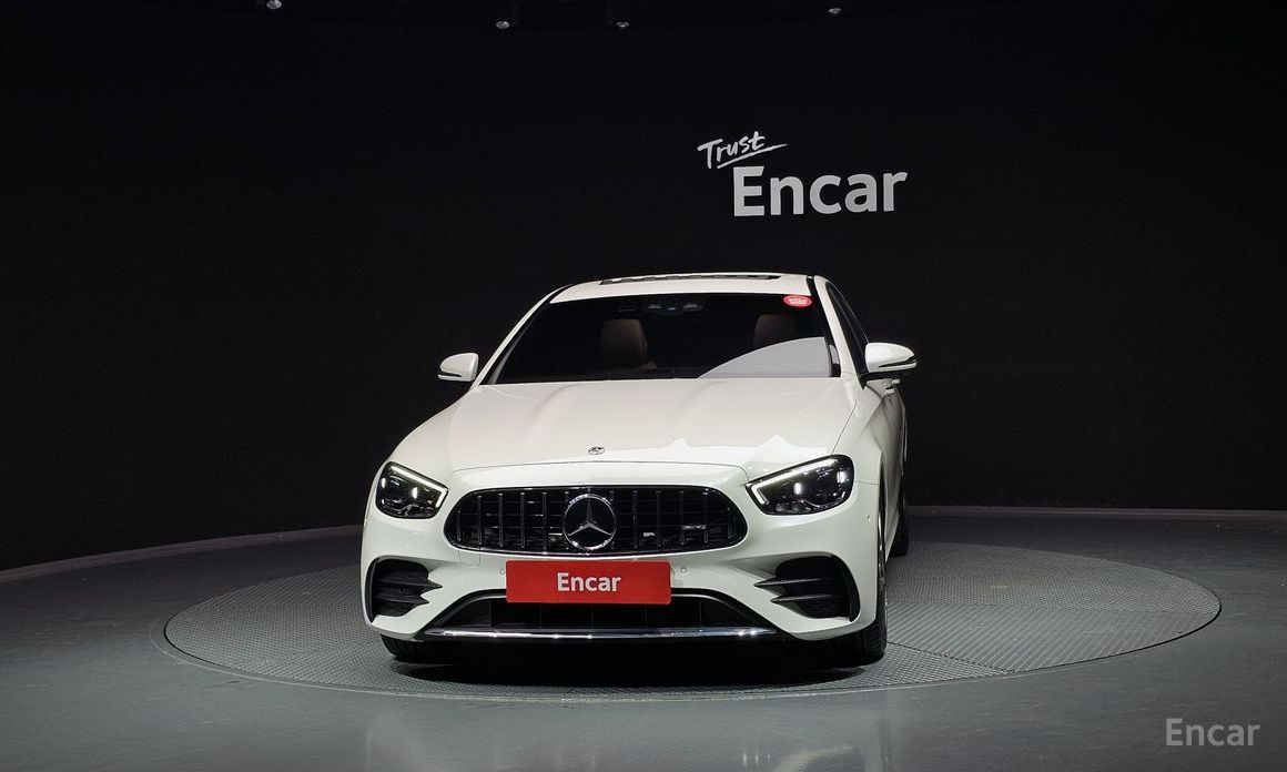  Mercedes-Benz E-Class